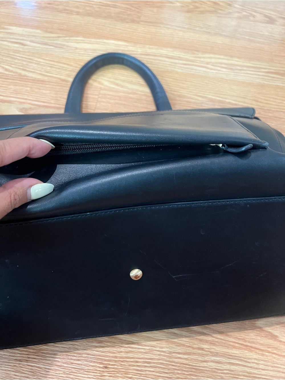 Emma Traveler 39 Classic Black Leather Top-Handle Travel Bag - Picture 14 of 15